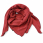 Preview: Roter Musselin-Schal mit bordeauxrotem Saum – zweite Gesamtansicht