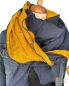 Preview: Schal aus Baumwolle in Dunkelblau und Gelb mit goldenen Glitzerflakes