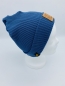 Preview: Hipster Beanie in der Farbe Hellblau mit braunem Label "HELLO"