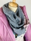 Preview: Schal aus Baumwollmusselin in grau mit weißen Punkten und leichtem lila mit schwarzen Sternen