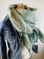Preview: Schal aus Baumwollmusselin in mint mit Glitzerflakes und dunkelblauem Saum