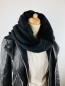 Preview: Schal aus Baumwollmusselin in schwarz mit goldenen Tropfen, schwarz mit Lochstickerei und creme färbendem Leo Herzchen Print