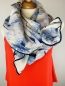 Preview: LEINEN Schal mit blauem floralem Print im Large Fashion Style