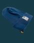 Preview: Hipster Beanie in der Farbe Dunkelblau mit grauem Label "Handle with Care"