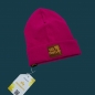 Preview: Hipster Beanie in der Farbe Pink mit brauen Label "Girls Power"