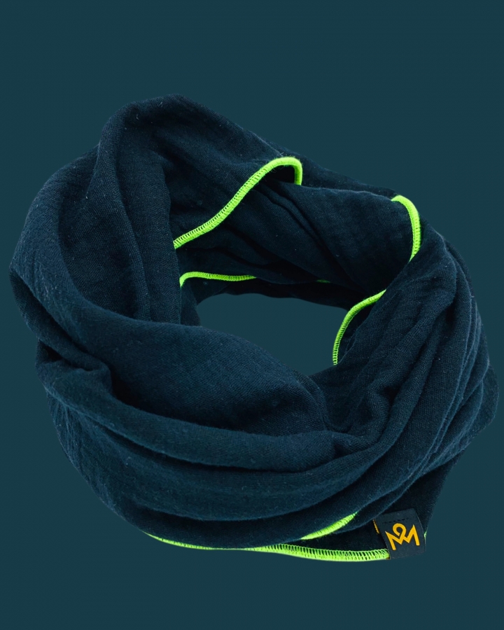 Schal aus 100% Baumwolle in den Farbe Schwarz mit veredelter Gewebekante