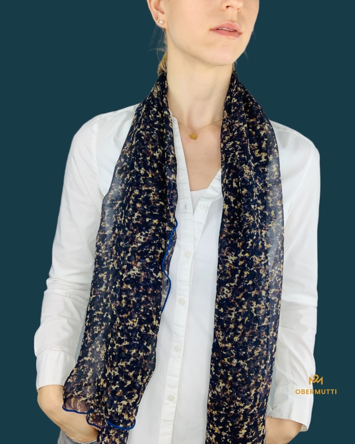 Preview: Schal aus Seide in der Farbe Dunkelblau mit Leo Muster