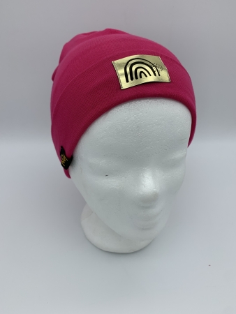 Hipster Beanie in der Farbe Pink mit goldenem Label "Regenbogen"