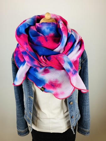 Schal aus Baumwollmusselin in pink, dunkelblauer, rosa Batik Optik und pinkem Saum