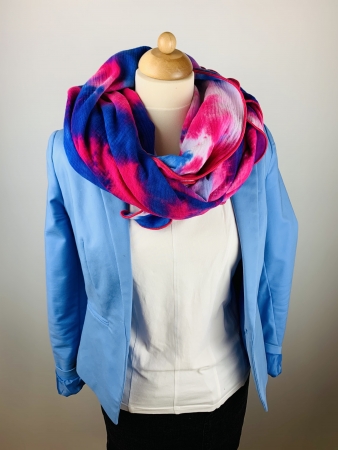 Schal aus Baumwollmusselin in pink, dunkelblauer, rosa Batik Optik und pinkem Saum