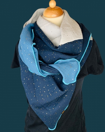 Schal aus Baumwolle in den Farben Blau, Marineblau mit goldenen Punkten und Creme mit Lochstickerei