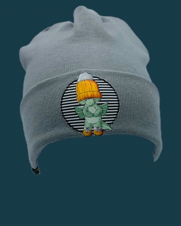 Hipster Beanie in der Farbe Hellgrau mit Label "Drache"
