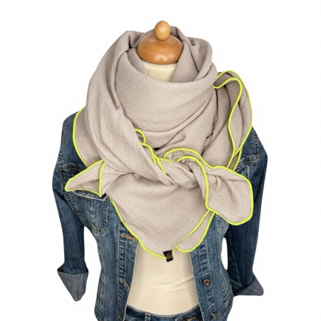 Schal aus Baumwolle in den Farben Creme mit neon gelbem Saum