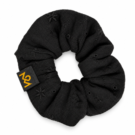 Scrunchie Schwarz mit Lochstickerei – handgemacht