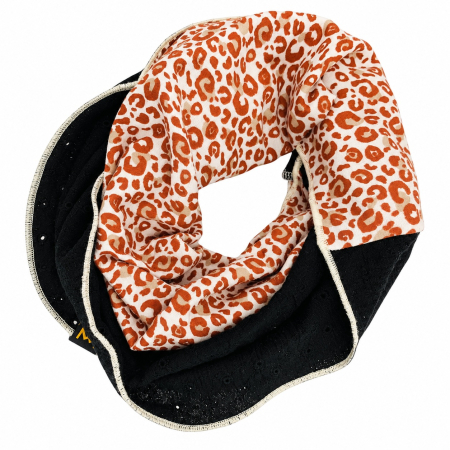 Schal aus Baumwolle in den Farben Schwarz mit Lochstickerei und Creme mit Rostrot - Leoprint